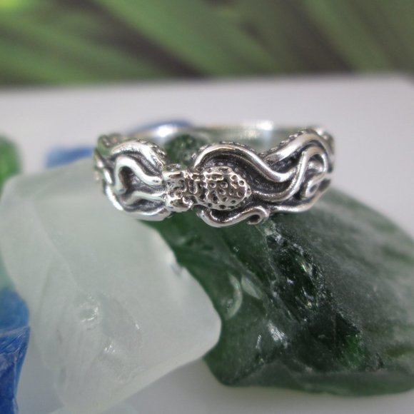 Sterling Silver OCTOPUS Ring>925 Octopus Band,Octopi,Sterling Ring,Wedding Ring - Picture 1 of 6